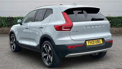 Begagnad Volvo XC40 Inscription 197 HK (144 kW) 2021 Silver SUV