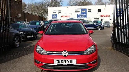 Used VW Golf VII SE 131 HP (96 kW) 2018 Red Hatchback