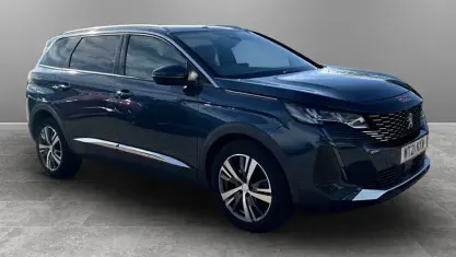 Używany Peugeot 5008 Allure 131 KM (96 kW) 2023 SUV