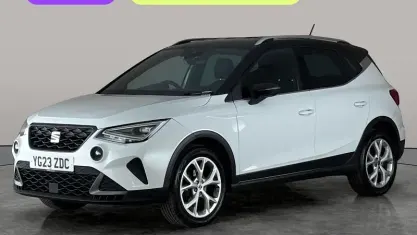Used Seat Arona FR 110 HP (80 kW) 2023 White SUV