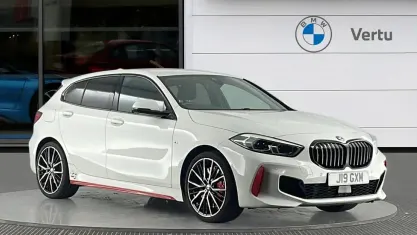 Begagnad BMW 128 Comfort Edition 265 HK (194 kW) 2023 Vit Halvkombi