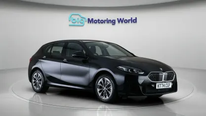 Begagnad BMW 120 Sport Line 156 HK (114 kW) 2025 Svart Halvkombi