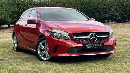 Used Mercedes A180 Executive 109 HP (80 kW) 2016 Red Hatchback