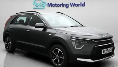 Używany Kia Niro 141 KM (103 kW) 2023 Szary SUV