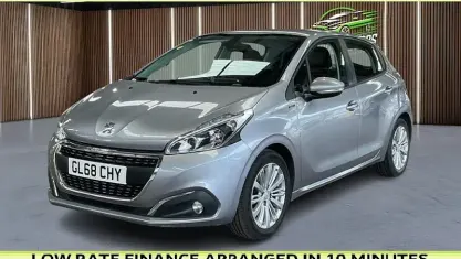 Used Peugeot 208 Signature Sky 82 HP (60 kW) 2018 Grey Hatchback