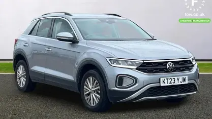 Usado VW T-Roc Life 150 CV (110 kW) 2023 Plateado SUV
