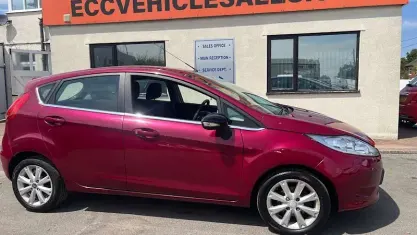 Used Ford Fiesta Zetec 97 HP (71 kW) 2009 Pink Hatchback