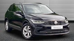Black Used 2022 VW Tiguan Life SUV | £22,150 (Fair price)