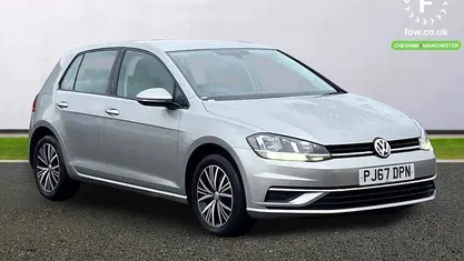 Used 2017 VW Golf VII SE Hatchback | £14,599 (Fair price)