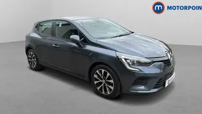 Used Renault Clio Iconic 90 HP (66 kW) 2022 Hatchback