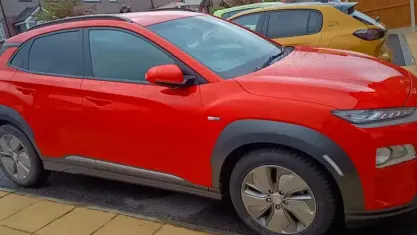 Usado Hyundai Kona Premium 100 kW (136 CV) 2022 Naranja SUV