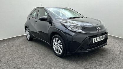 Second-hand Toyota Aygo X PURE 72 CP (52 kW) 2024 Negru SUV