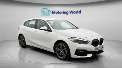 Used BMW 118 Sport Line 136 HP (100 kW) 2023 White Hatchback