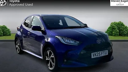 Usado Toyota Yaris Hybrid Design 116 HP (85 kW) 2026 Citadino