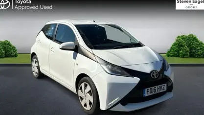 Used Toyota Aygo X-play 69 HP (50 kW) 2018 Hatchback