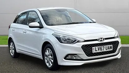 Used Hyundai i20 SE 84 HP (61 kW) 2017 White Hatchback