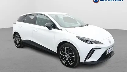 Used MG MG4 EV Trophy 150 kW (204 HP) 2024 White Hatchback