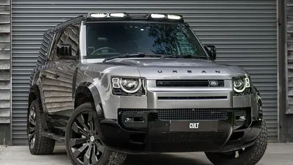 Used Land Rover Defender SE Dynamic 300 HP (220 kW) 2023 SUV