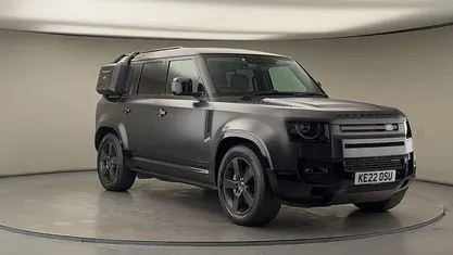 Used 2024 Land Rover Defender HSE Dynamic Estate | £53,500 (Super price)