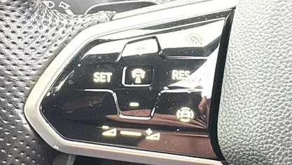 Used 2024 VW Golf VIII R-line Hatchback | £19,999 (Fair price)