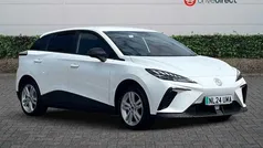 Solid arctic white Used 2023 MG MG4 EV SE Hatchback | £13,350 (Fair price)