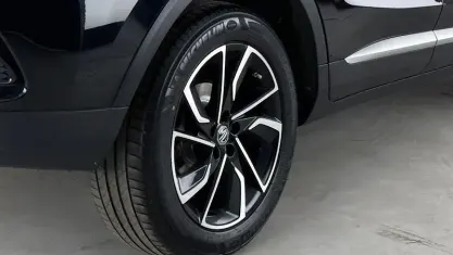 Używany MG ZS Exclusive 111 KM (81 kW) 2024 SUV