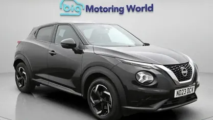 Second-hand Nissan Juke N-Connecta 114 CP (83 kW) 2023 Negru SUV