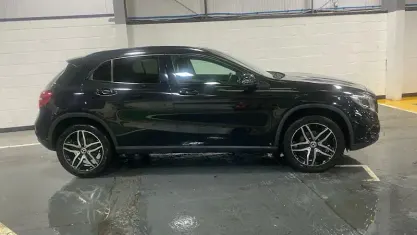 Used Mercedes GLA180 Urban 122 HP (89 kW) 2020 Black SUV