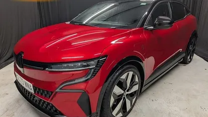 Used Renault Megane E-Tech Techno 161 kW (220 HP) 2023 Red/black Hatchback