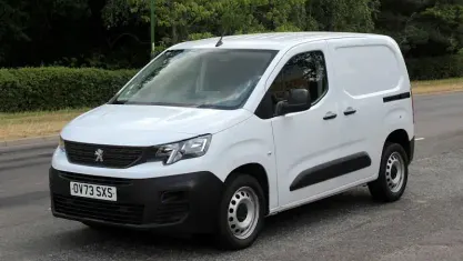 Used Peugeot Partner Premium 131 HP (96 kW) 2023 White MPV