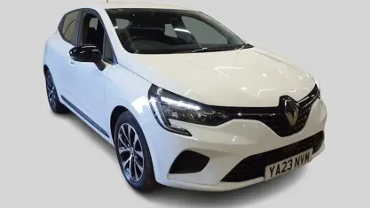 Used Renault Clio Evolution 90 HP (66 kW) 2023 White Hatchback