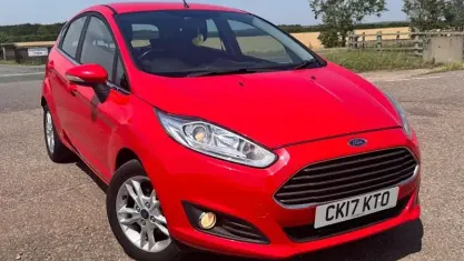 Used Ford Fiesta Zetec 101 HP (74 kW) 2017 Red Hatchback
