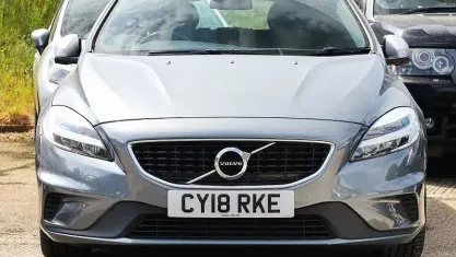 Used Volvo V40 R-Design 122 HP (89 kW) 2018 Grey Hatchback