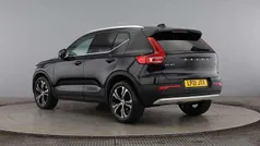 Onyx black Used 2021 Volvo XC40 Inscription SUV | £25,495 (Fair price)