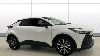 Used Toyota C-HR Design 140 HP (102 kW) 2025 SUV