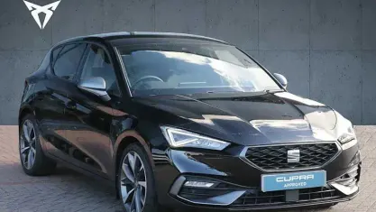Begagnad Seat Leon FR Sport 150 HK (110 kW) 2023 Svart Halvkombi
