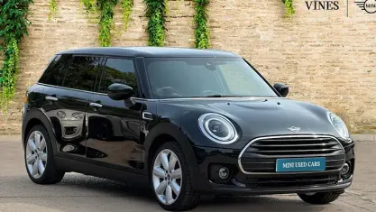 Used Mini Cooper Clubman Exclusive 136 HP (100 kW) 2022 Black Estate