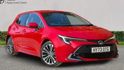 Used Toyota Corolla Design 140 HP (102 kW) 2023 Red Hatchback