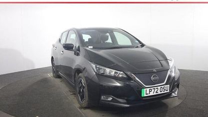 Begagnad Nissan Leaf Acenta 110 kW (150 HK) 2025 Halvkombi