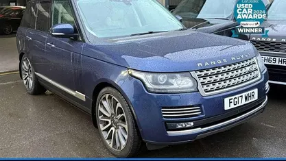 Used 2017 Land Rover Range Rover Vogue SE SUV | £21,995 (Fair price)