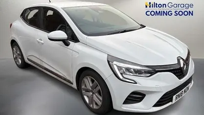 Used Renault Clio V Play 101 HP (74 kW) 2020 White Hatchback