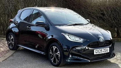 Used Toyota Yaris Hybrid Design 116 HP (85 kW) 2025 Black Hatchback