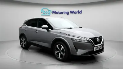 Usado Nissan Qashqai N-Connecta 140 HP (102 kW) 2022 Cinzento SUV