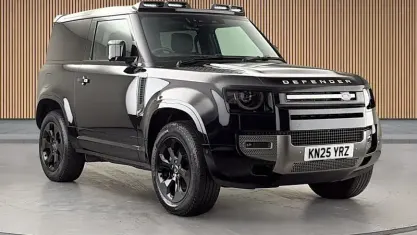 Used Land Rover Defender HSE Dynamic 250 HP (183 kW) 2025 Santorini black SUV