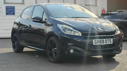 Used Peugeot 208 GT-line 109 HP (80 kW) 2019 Black Hatchback