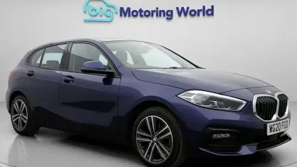 Begagnad BMW 118 Sport Line 140 HK (102 kW) 2020 Halvkombi