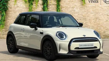 Used Mini Cooper Classic 136 HP (100 kW) 2021 White Hatchback