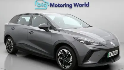 Begagnad MG MG4 EV SE 319 kW (435 HK) 2023 Halvkombi