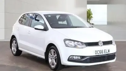 Used VW Polo Match 60 HP (44 kW) 2016 White Hatchback