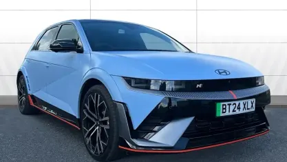 Begagnad Hyundai Ioniq 478 kW (650 HK) 2026 Halvkombi